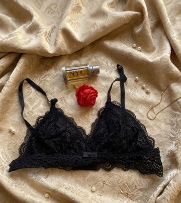 Elegant Lace Bralette – Soft, Lightweight & Effortlessly Beautiful